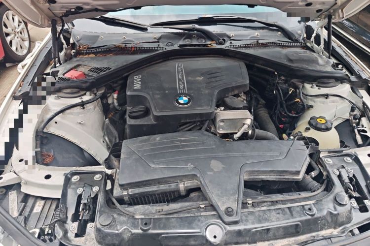 Used BMW 3 Series 2013 320i Sport Edition Engine Bay