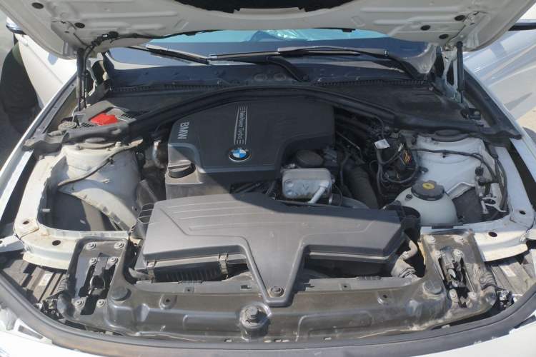 Used BMW 3 Series 2013 Restyled 320i Sport Design Package Engine Bay