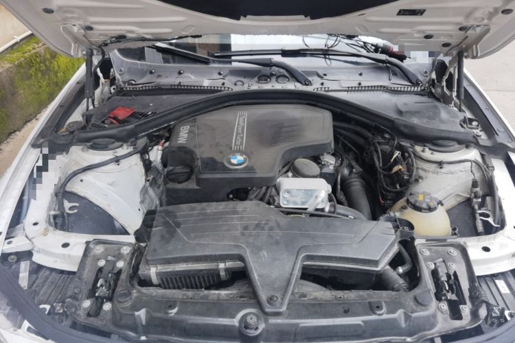 Used BMW 3 Series 2013 320i Sport Edition Engine Bay
