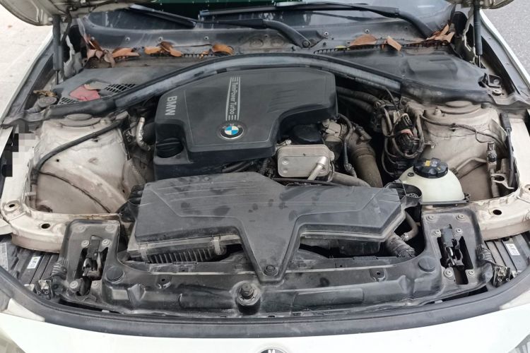Used BMW 3 Series 2013 320Li Fashion Model Engine Bay