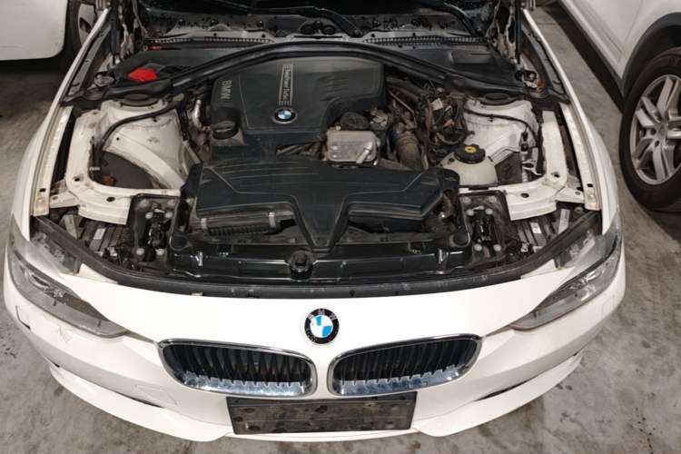 Used BMW 3 Series 2013 320i Sport Edition Engine Bay