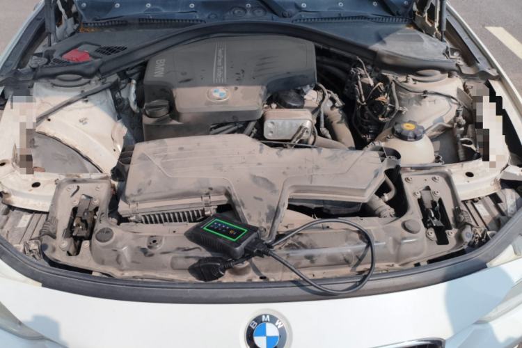 Used BMW 3 Series 2013 320i Sport Edition Engine Bay