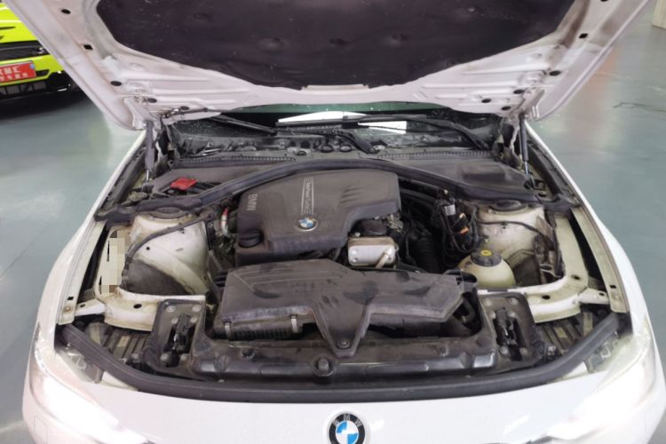 Used BMW 3 Series 2013 320Li Fashion Model Engine Bay