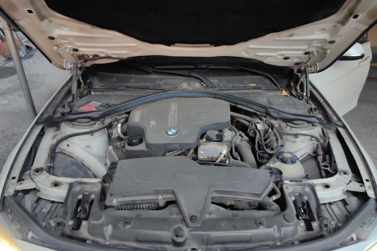 Used BMW 3 Series 2013 320i Sport Design Package Engine Bay