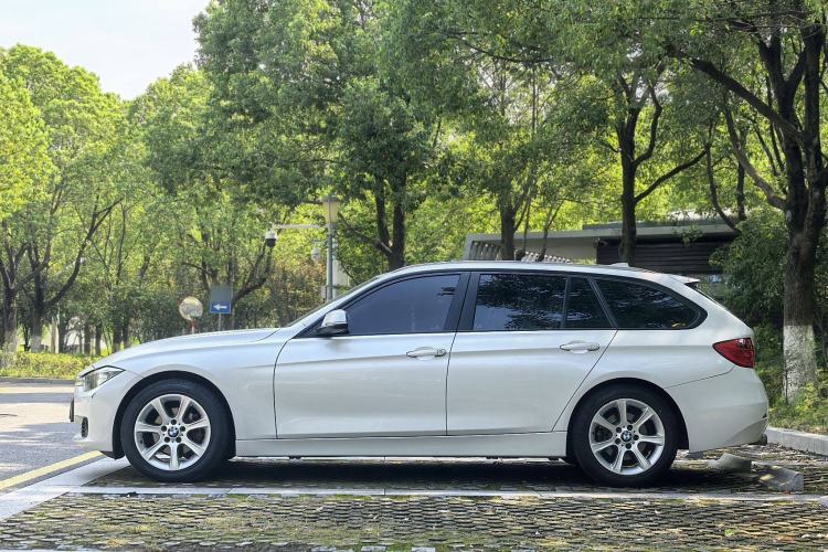 Used BMW 3 Series 2013 320i Sport Touring Edition Exterior 3