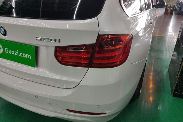 Used BMW 3 Series 2013 320i Sport Touring Edition Exterior 6
