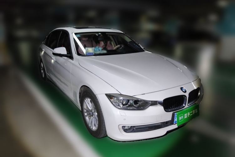 Used BMW 3 Series 2013 320Li Fashion Model Front Right 45 Deg