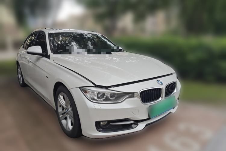Used BMW 3 Series 2013 320i Sport Design Package Front Right 45 Deg