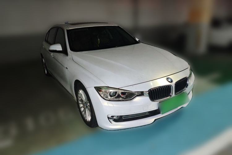 Used BMW 3 Series 2013 328Li Luxury Design Package Front Right 45 Deg