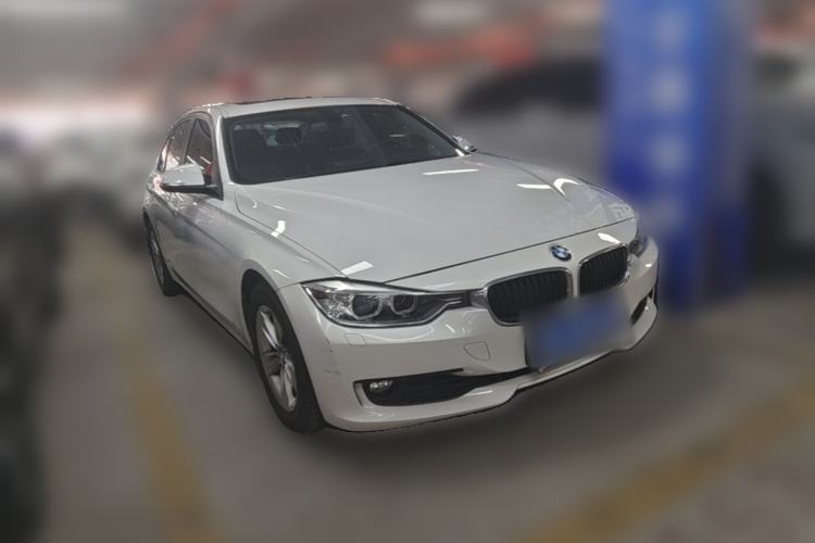 Used BMW 3 Series 2013 320i Sport Edition Front Right 45 Deg
