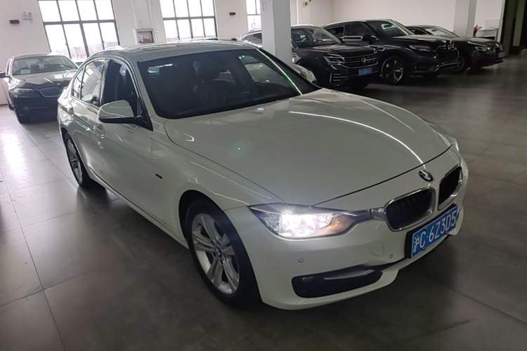 Used BMW 3 Series 2013 316i Sport Design Package Front Right 45 Deg
