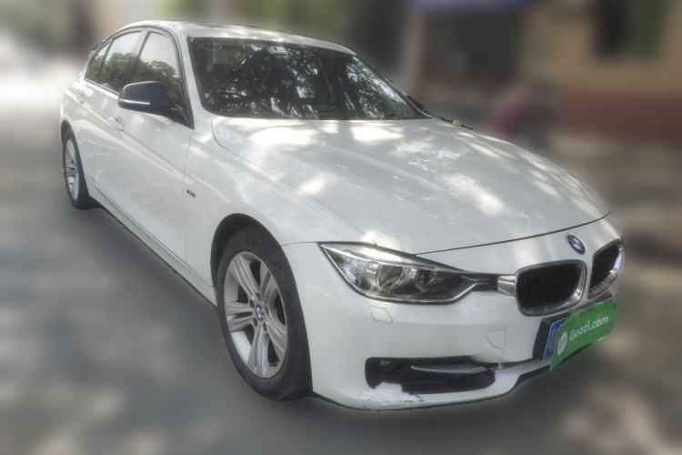 Used BMW 3 Series 2013 320i Sport Design Package Front Right 45 Deg