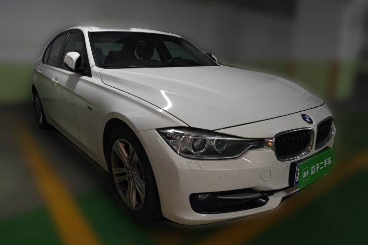 Used BMW 3 Series 2013 328i Sport Design Package Front Right 45 Deg