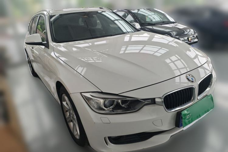Used BMW 3 Series 2013 320i Sport Touring Edition Front Right 45 Deg