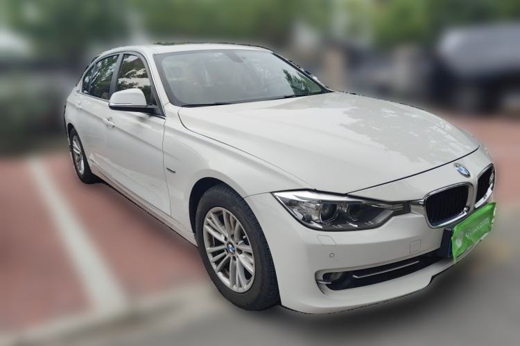 Used BMW 3 Series 2013 320Li Fashion Model Front Right 45 Deg