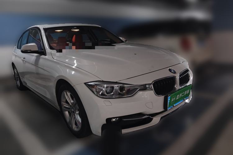 Used BMW 3 Series 2013 320i Sport Design Package Front Right 45 Deg