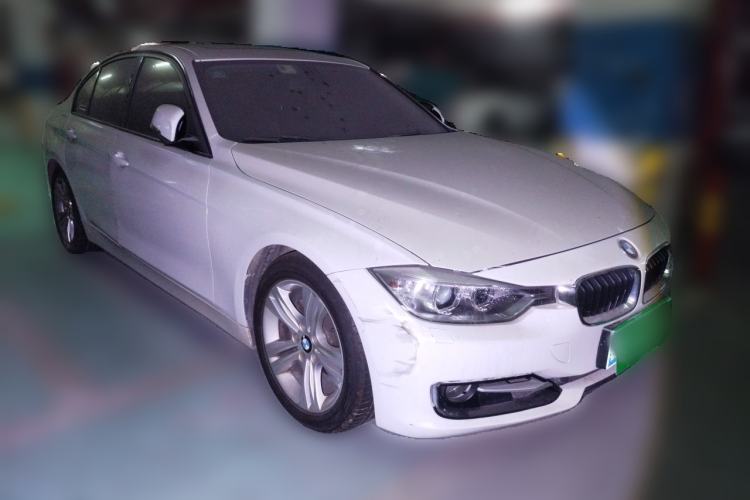 Used BMW 3 Series 2013 320i Sport Design Package Front Right 45 Deg