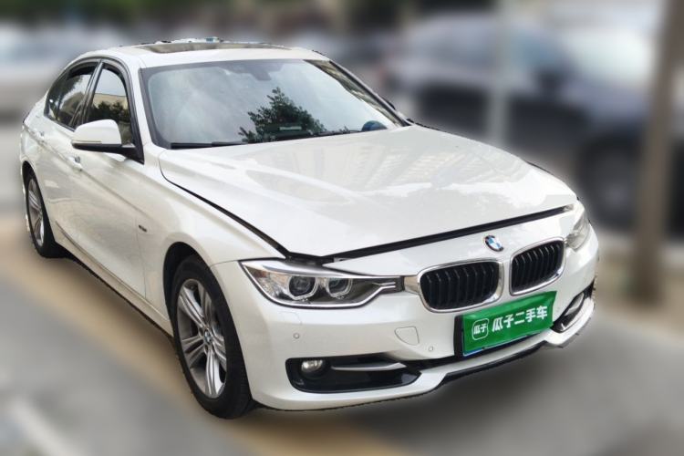 Used BMW 3 Series 2013 Facelifted 328i Sport Design Package Front Right 45 Deg