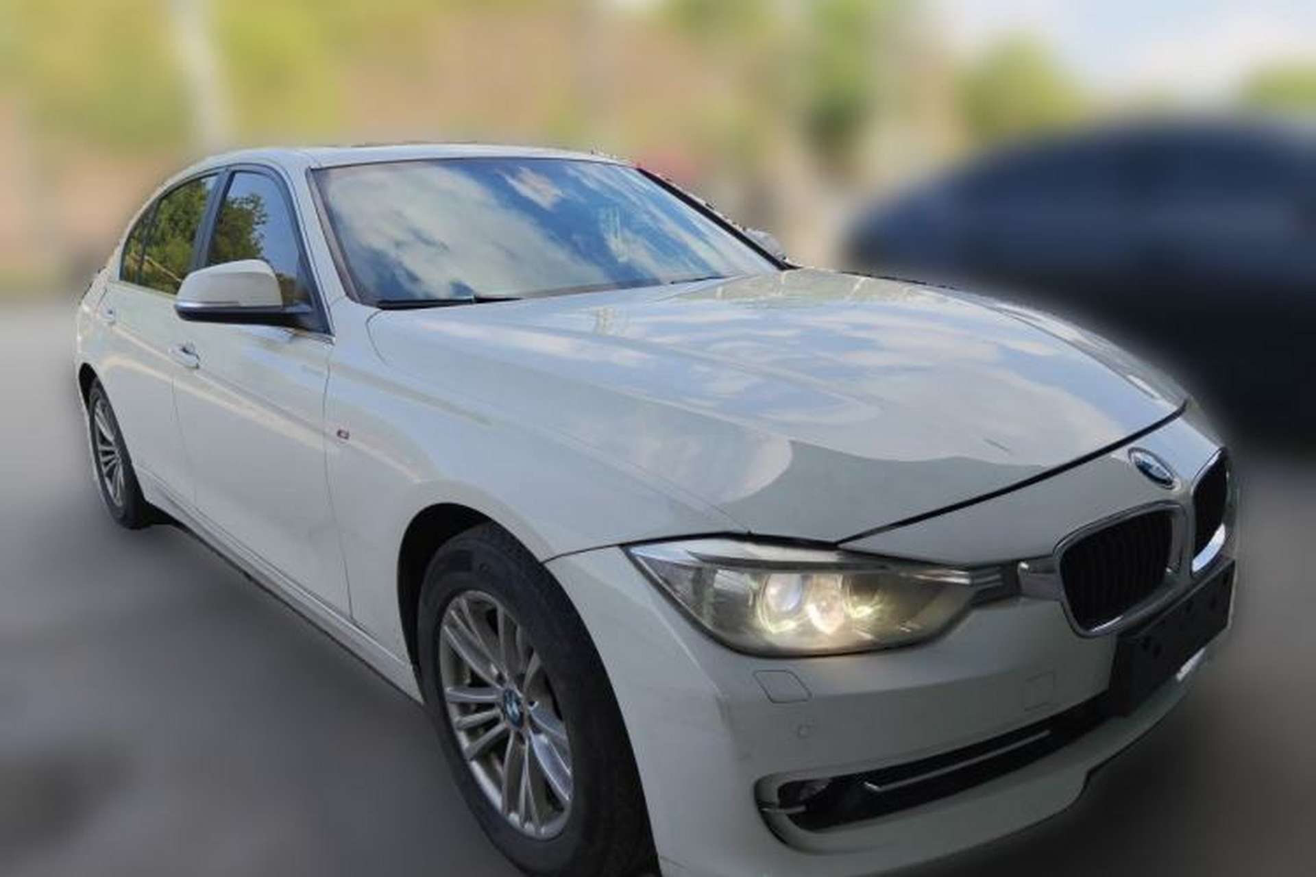 Used BMW 3 Series 2013 Facelifted 320Li Luxury Design Package Front Right 45 Deg