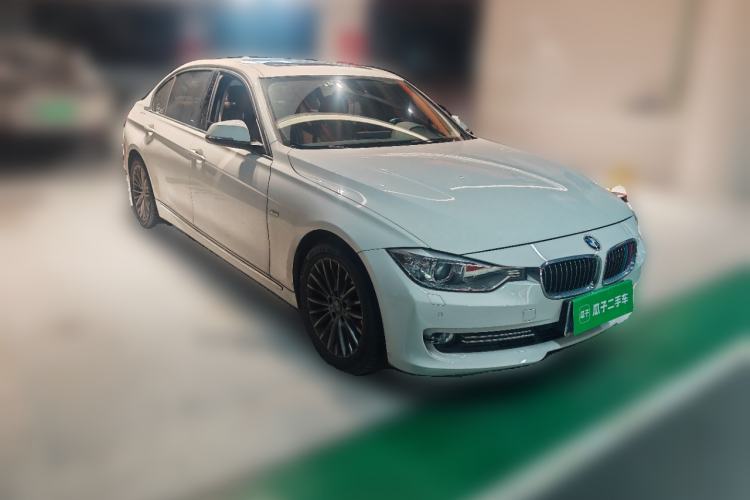 Used BMW 3 Series 2013 320Li Luxury Design Package Front Right 45 Deg