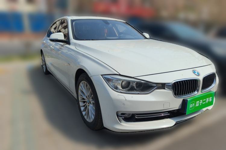 Used BMW 3 Series 2013 320Li Luxury Design Package Front Right 45 Deg