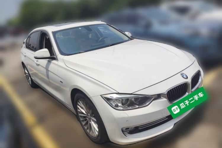 Used BMW 3 Series 2013 320i Sport Design Package Front Right 45 Deg