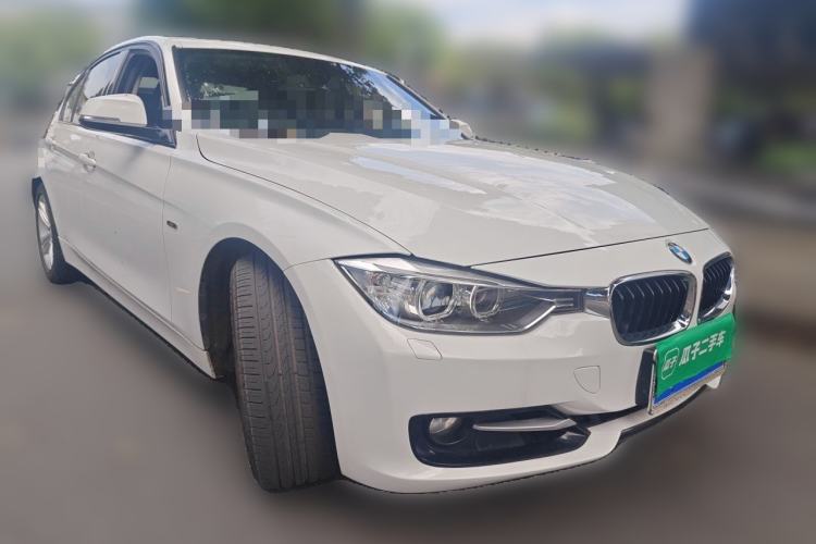 Used BMW 3 Series 2013 320i Sport Design Package Front Right 45 Deg