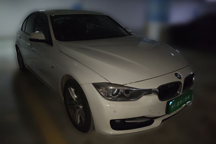 Used BMW 3 Series 2013 Facelifted 328i Sport Design Package Front Right 45 Deg