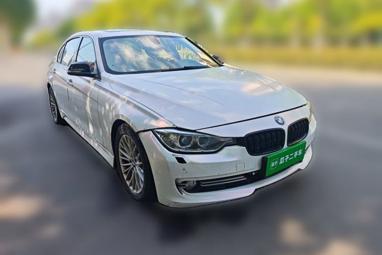 Used BMW 3 Series 2013 320Li Luxury Design Package Front Right 45 Deg