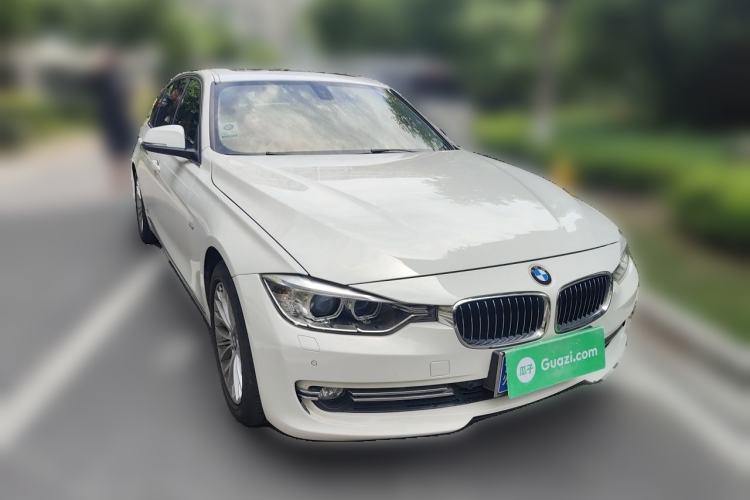 Used BMW 3 Series 2013 320Li Luxury Design Package Front Right 45 Deg
