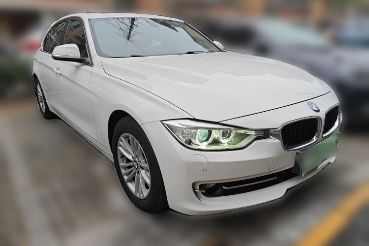 Used BMW 3 Series 2013 320Li Fashion Design Package Front Right 45 Deg