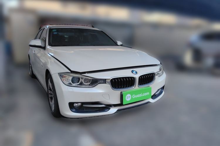 Used BMW 3 Series 2013 320i Sport Design Package Front Right 45 Deg