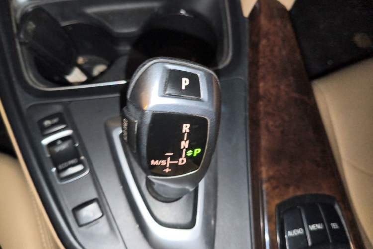 Used BMW 3 Series 2013 320Li Fashion Model Gear Lever