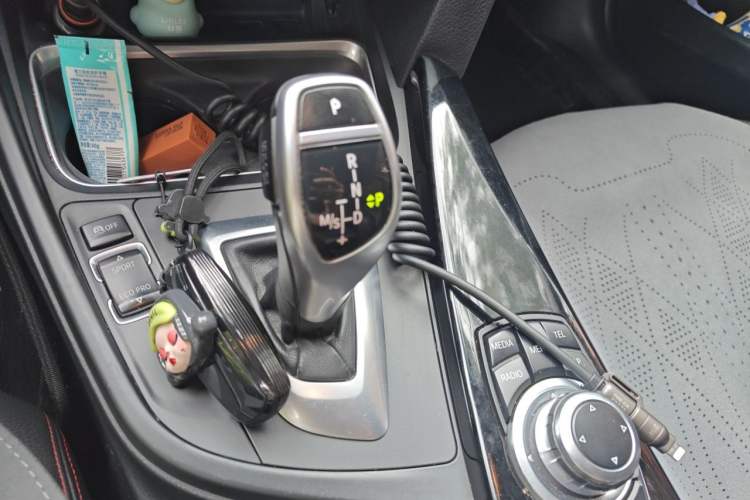 Used BMW 3 Series 2013 320i Sport Design Package Gear Lever
