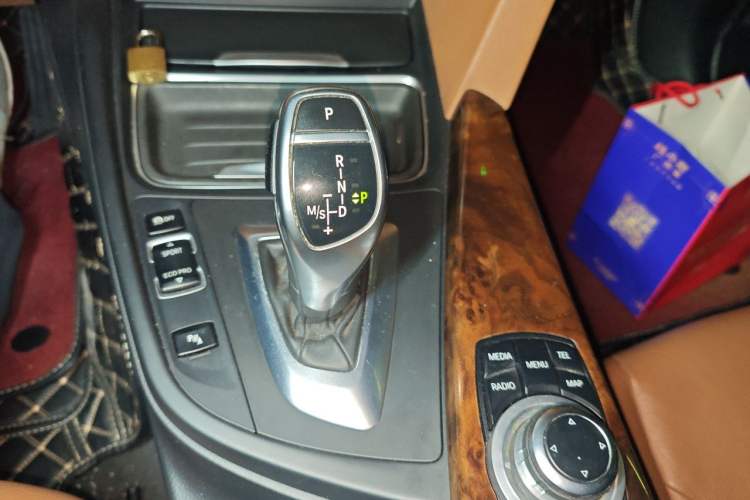 Used BMW 3 Series 2013 328Li Luxury Design Package Gear Lever
