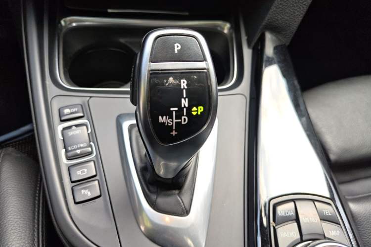 Used BMW 3 Series 2013 Facelifted 328i Sport Design Package Gear Lever