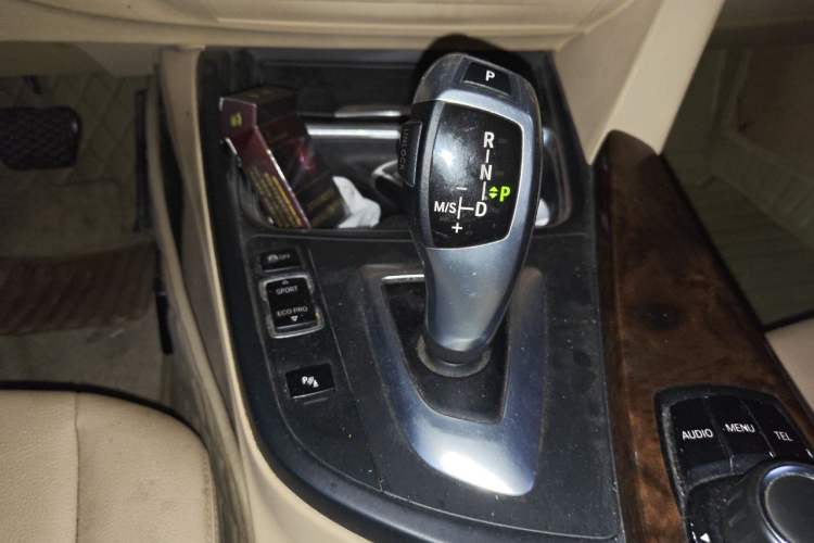 Used BMW 3 Series 2013 320Li Fashion Model Gear Lever
