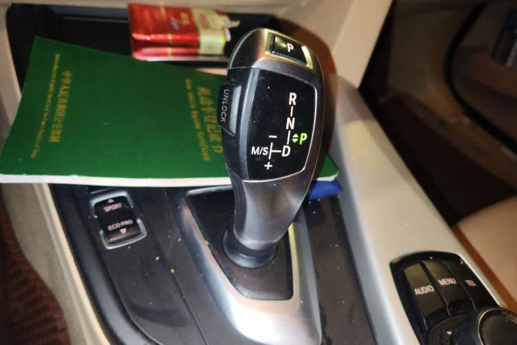 Used BMW 3 Series 2013 320i Sport Edition Gear Lever