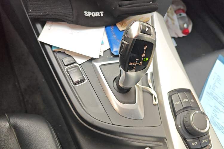 Used BMW 3 Series 2013 320i Sport Edition Gear Lever