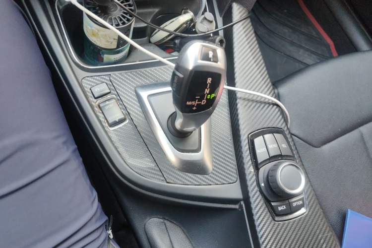 Used BMW 3 Series 2013 316i Active Edition Gear Lever
