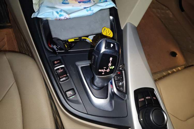 Used BMW 3 Series 2013 320Li Fashion Model Gear Lever