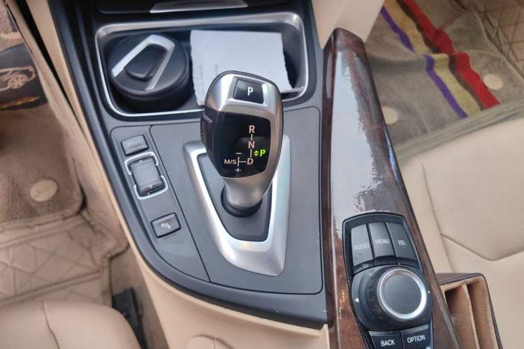 Used BMW 3 Series 2013 320Li Fashion Model Gear Lever