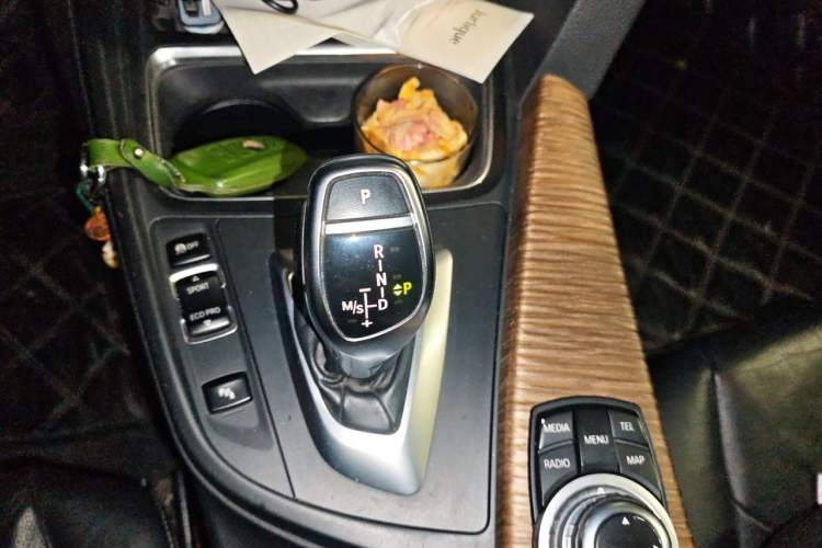 Used BMW 3 Series 2013 320Li Fashion Design Package Gear Lever