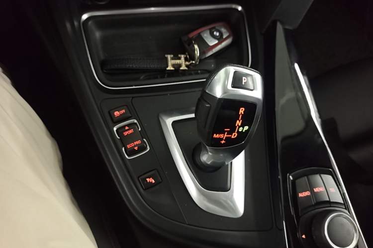 Used BMW 3 Series 2013 316i Sport Design Package Gear Lever