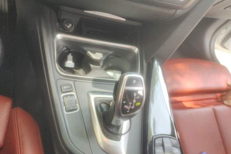 Used BMW 3 Series 2013 320i Sport Design Package Gear Lever