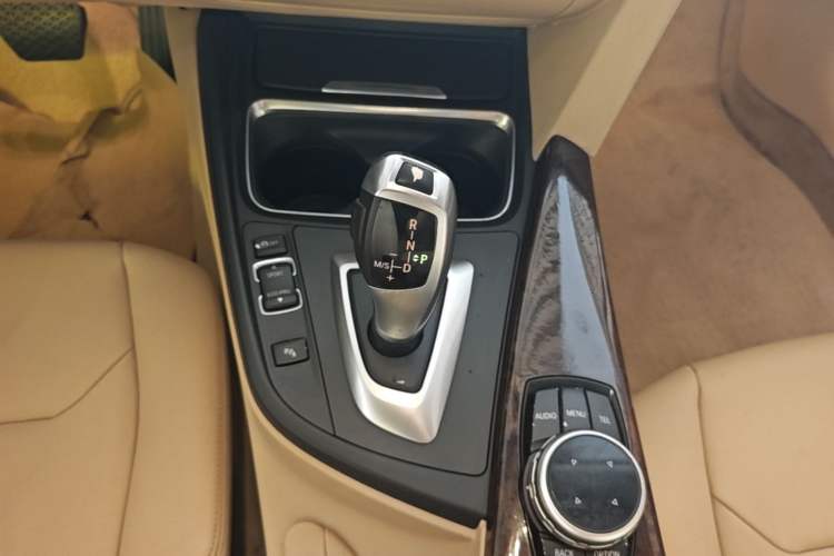 Used BMW 3 Series 2013 320Li Fashion Model Gear Lever