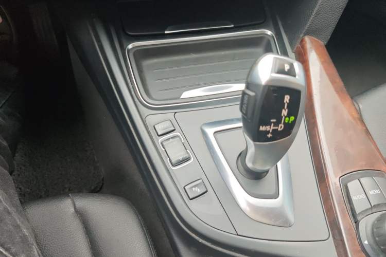 Used BMW 3 Series 2013 Facelifted 320Li Luxury Design Package Gear Lever