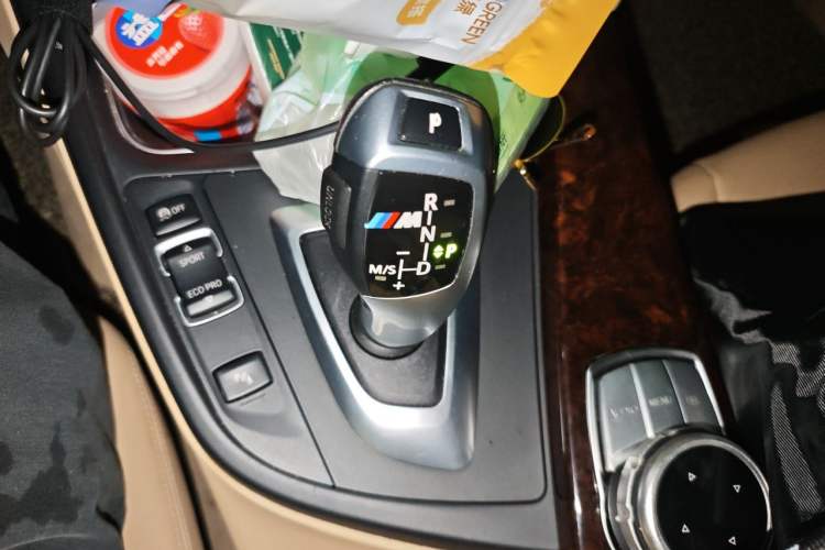 Used BMW 3 Series 2013 320Li Fashion Model Gear Lever
