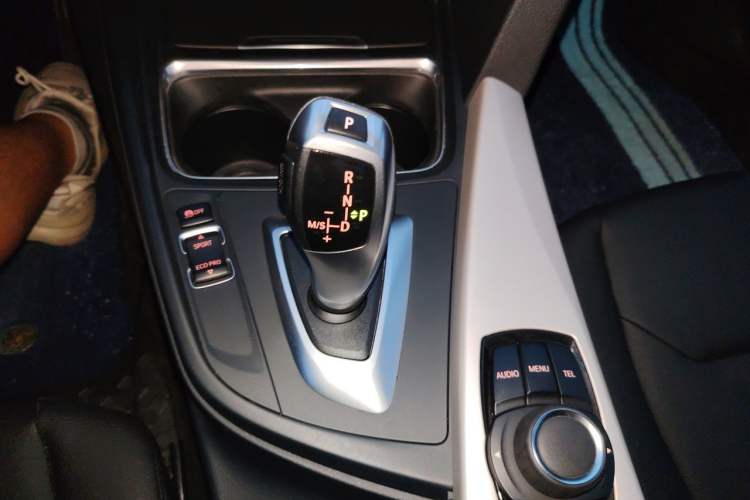 Used BMW 3 Series 2013 316i Active Edition Gear Lever