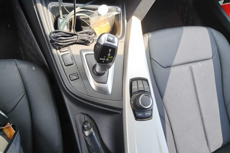 Used BMW 3 Series 2013 320Li Fashion Model Gear Lever